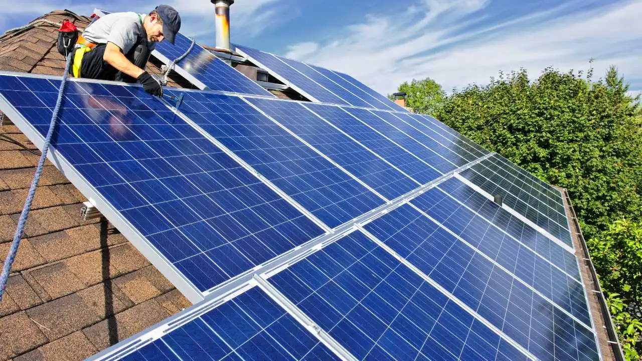 How Long Do Solar Panels Last?